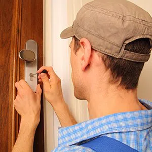 Seattle Lock Master Seattle, WA 206-801-9761 - 17a-lock-opening